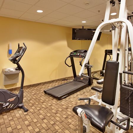 Holiday Inn Express Hotel & Suites Wichita Airport By Ihg Exterior foto