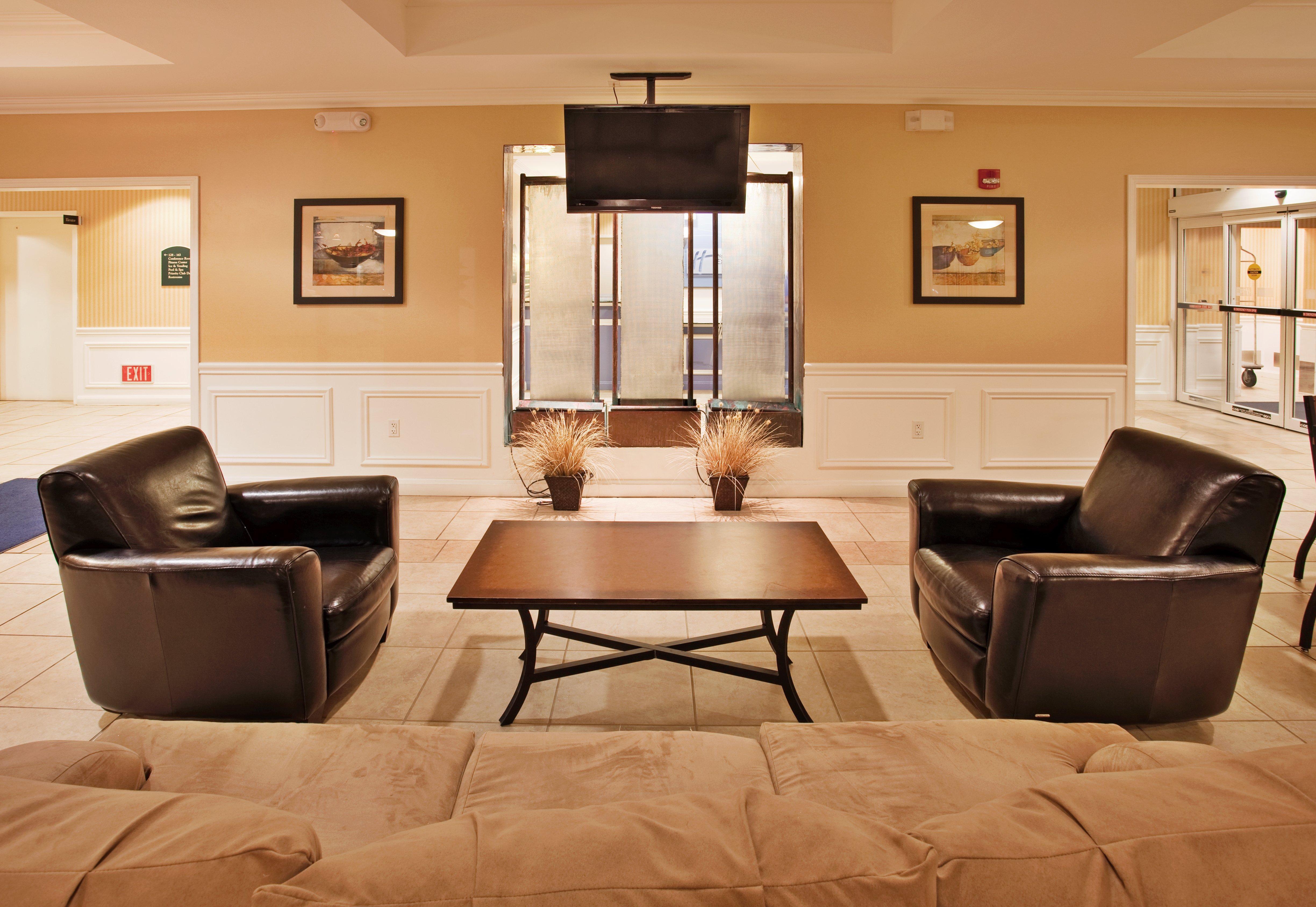 Holiday Inn Express Hotel & Suites Wichita Airport By Ihg Exterior foto